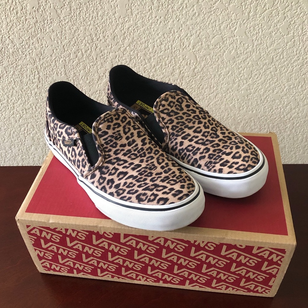 Leopard vans